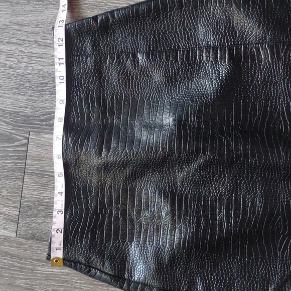 Topshop Embossed Leather Skirt - Picture 8 of 8